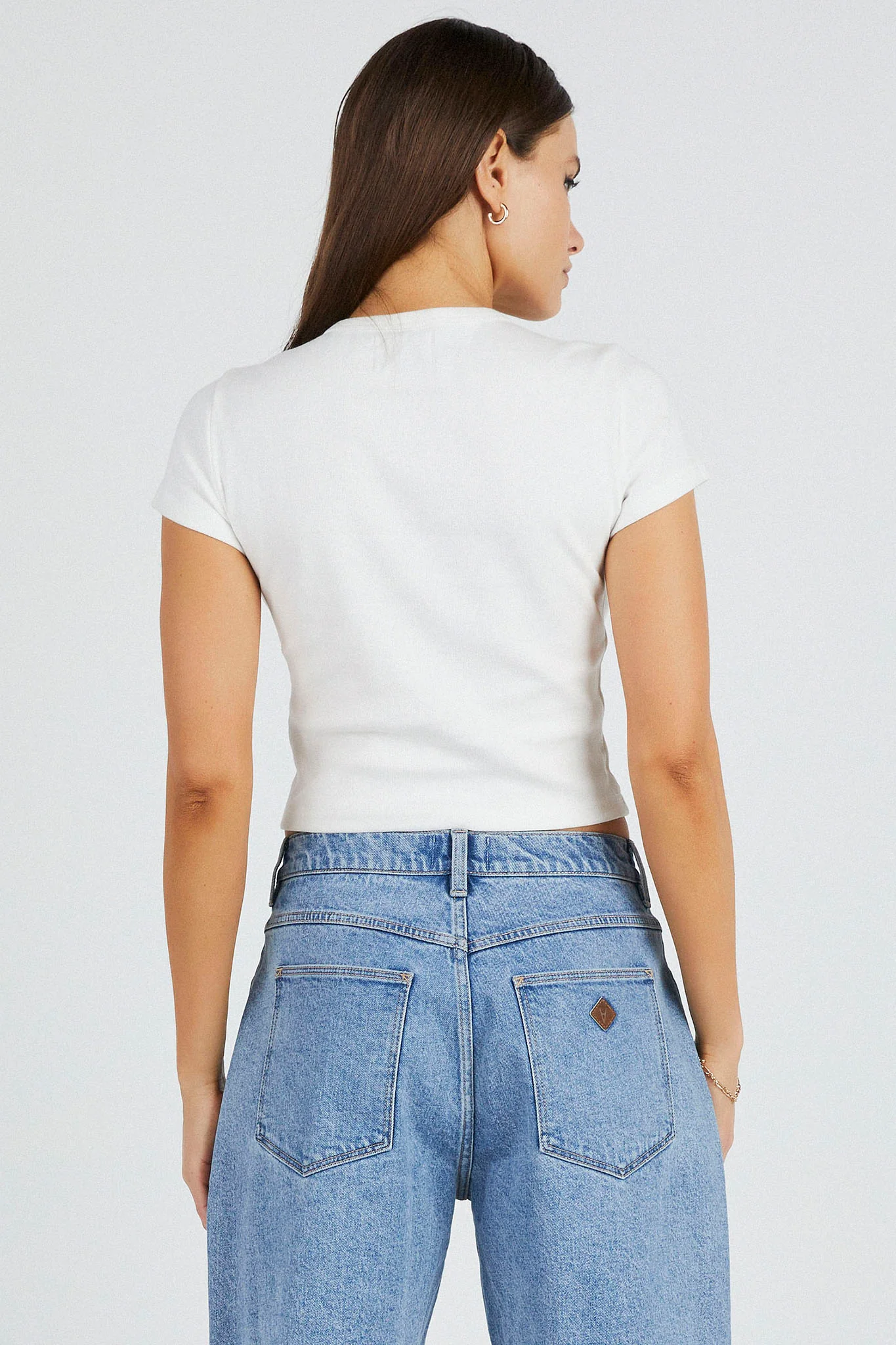 Abrand 90's Icon Baby Tee Top White Sand - Ruaus