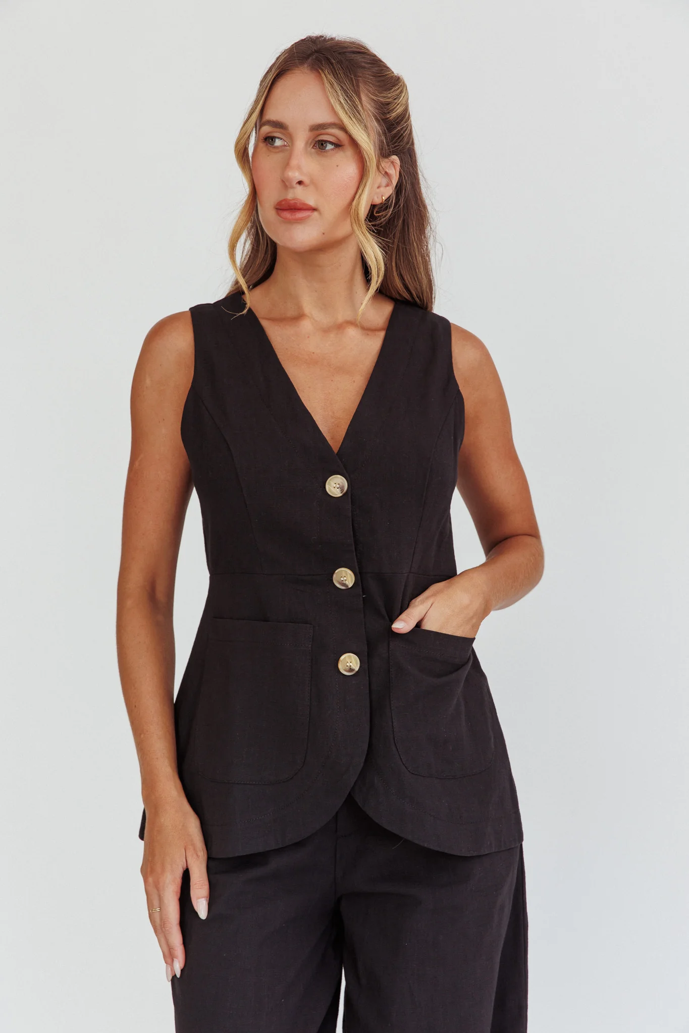 Philomena Button Pocket Vest Top Black - Ruaus