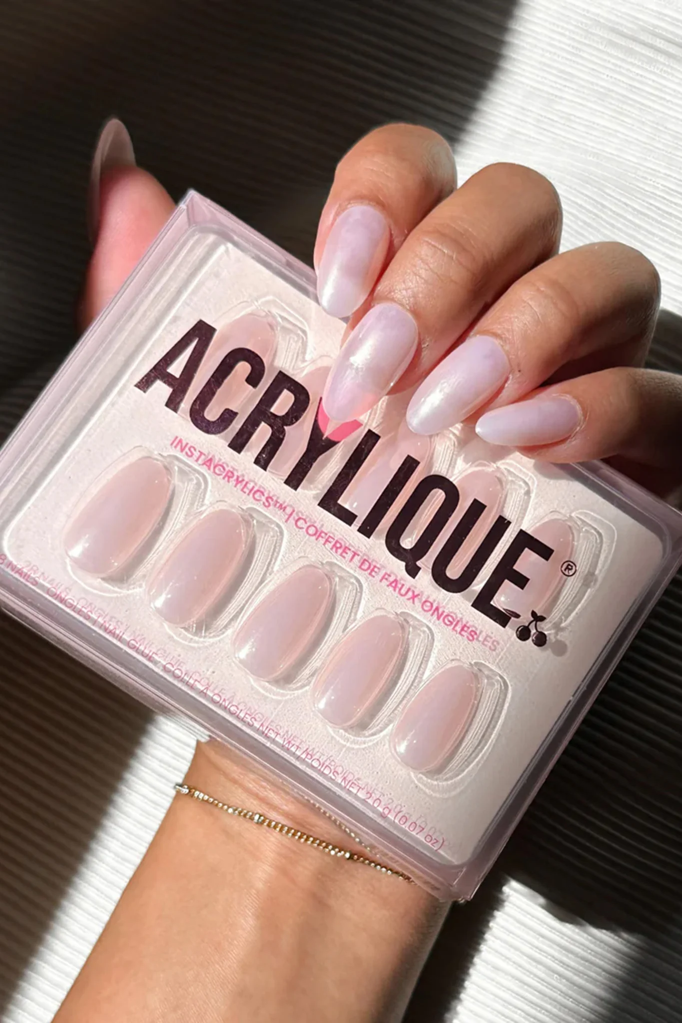 ACRYLIQUE Instacrylics Strawberry Glazed Donut - Ruaus