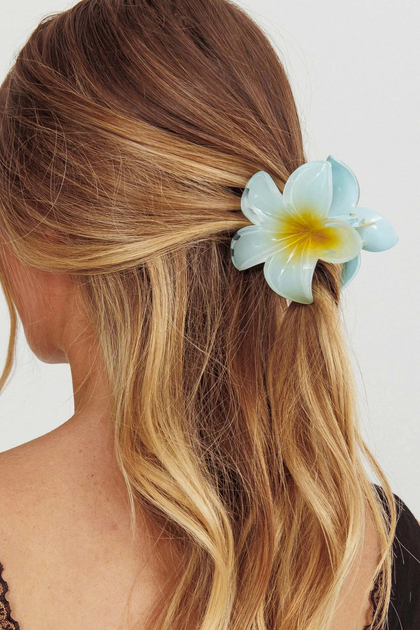 Ayni Frangipani Claw Clip Blue - Ruaus