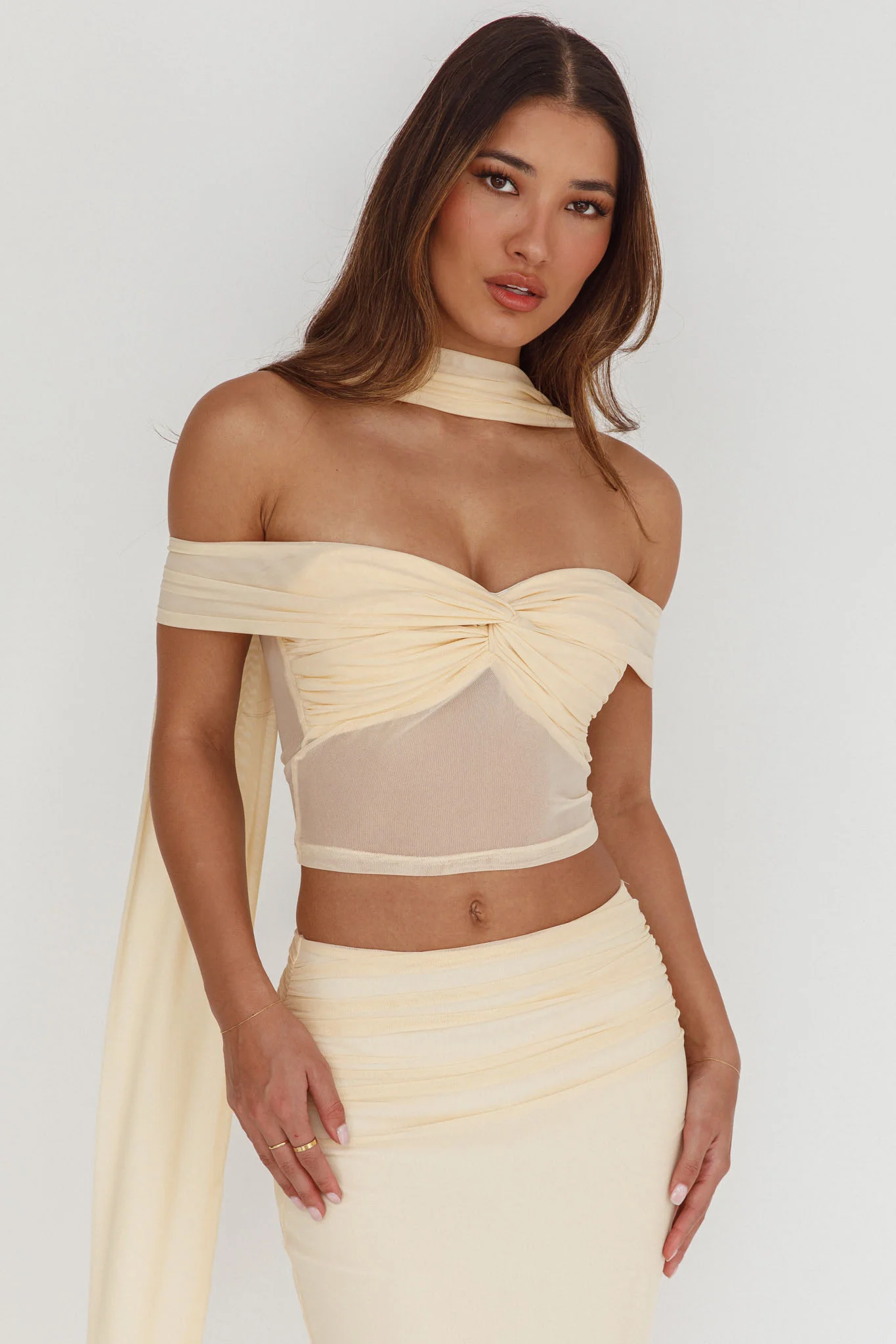 All The Lights Off-Shoulder Crop Top Cream - Ruaus