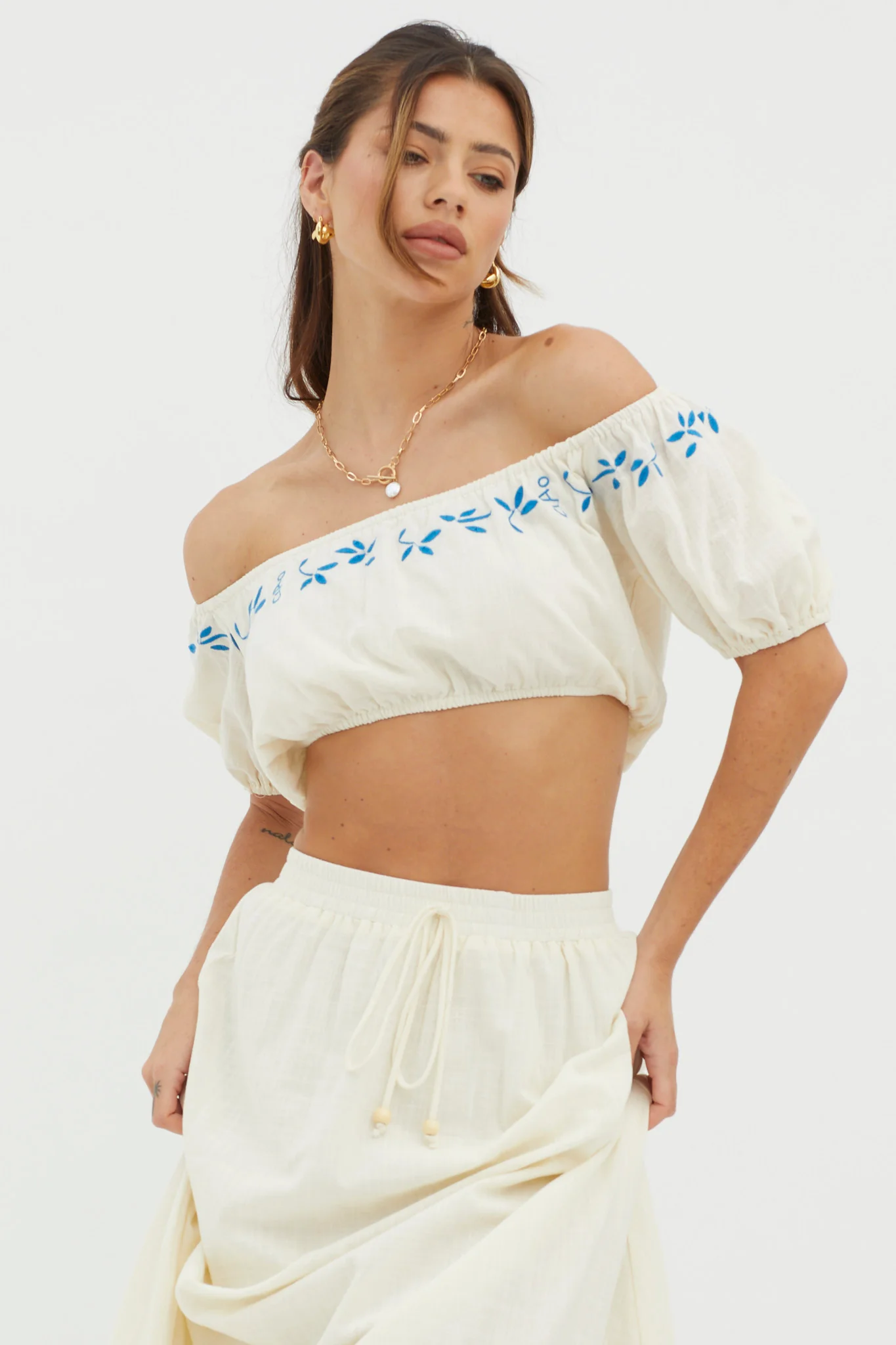Ritual Puff Sleeve Embroidered Crop Top Beige - Ruaus