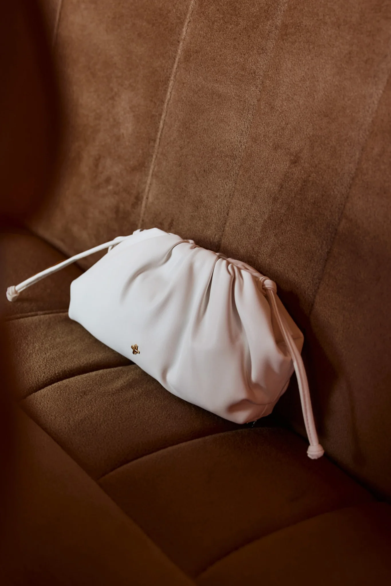 Peta And Jain Byron Gathered Handbag White - Ruaus