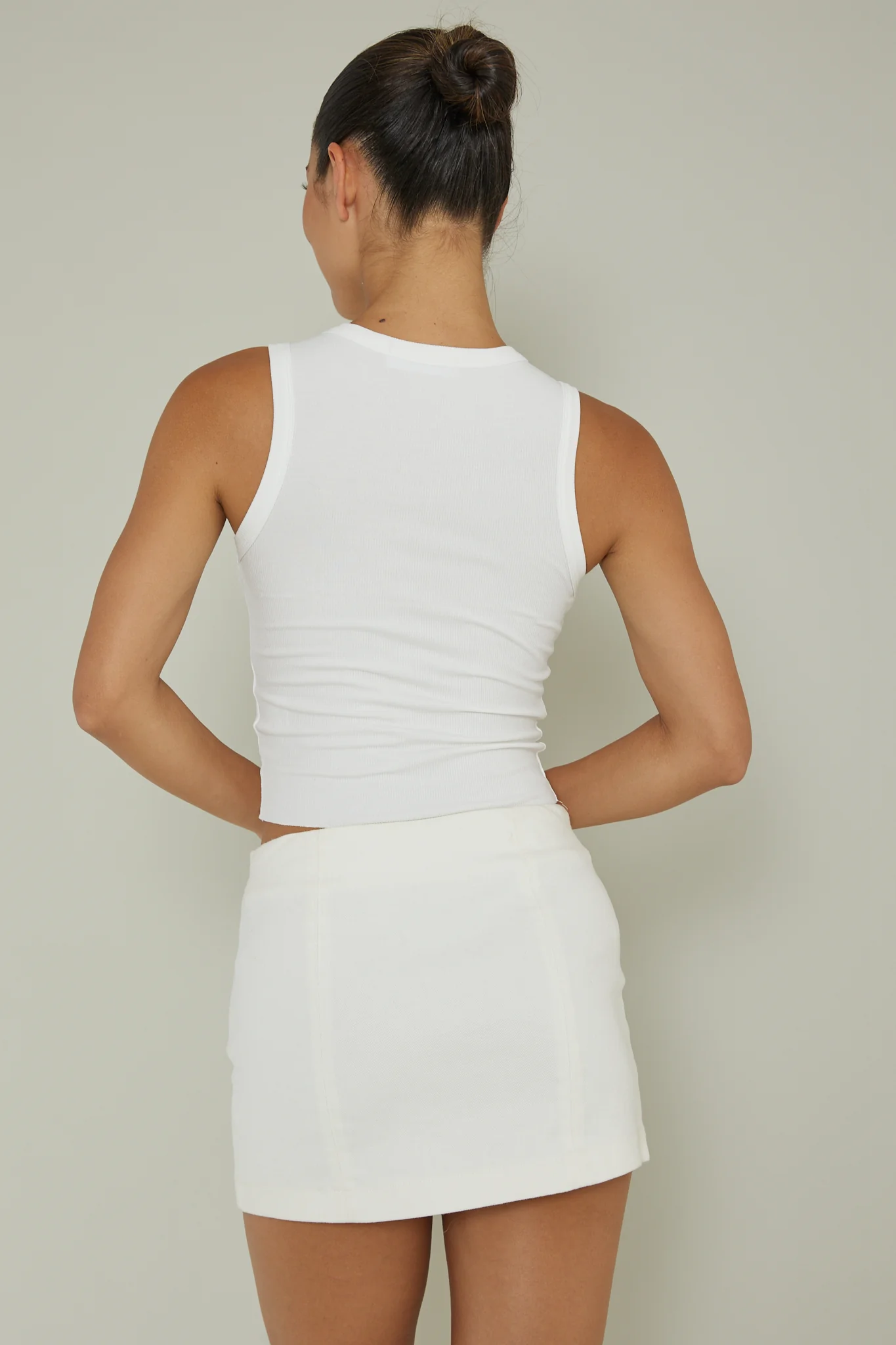 Mayra Crew Neck Crop Top White - Ruaus