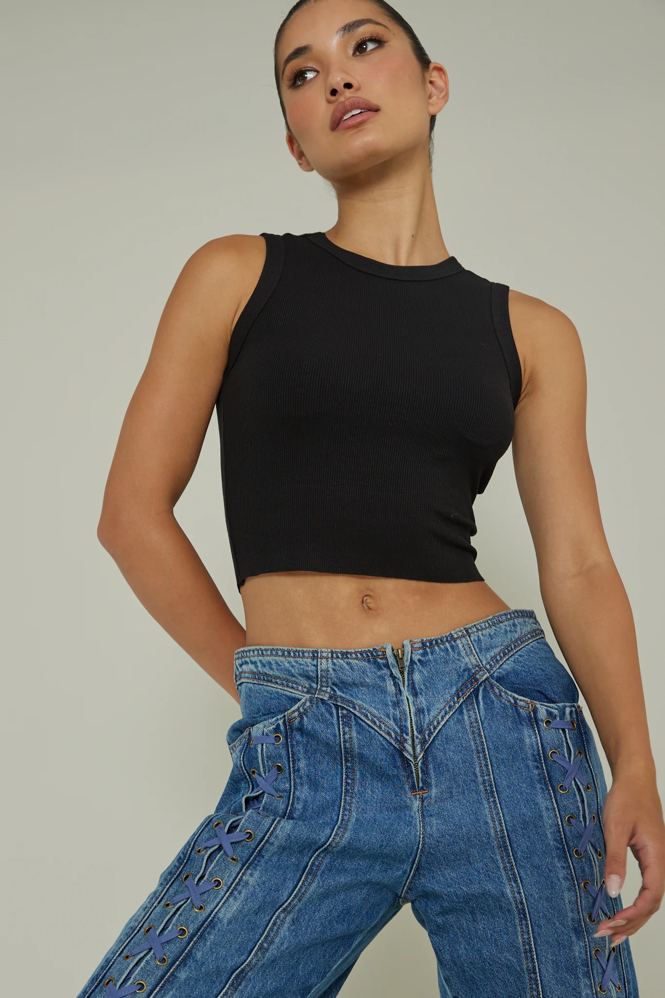 Mayra Crew Neck Crop Top Black - Ruaus