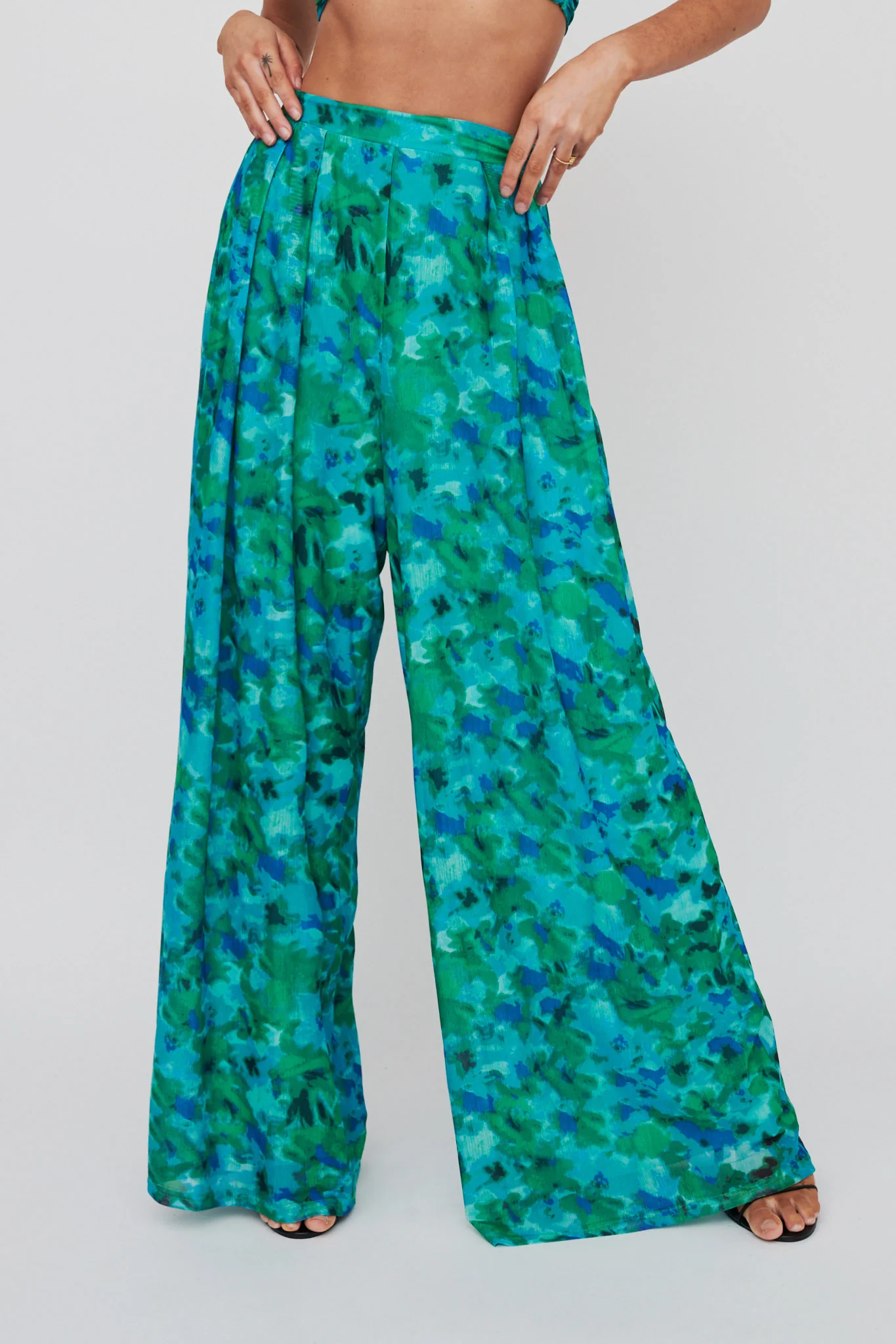 Tammi Wide Leg Satin Pants Floral Green - Ruaus