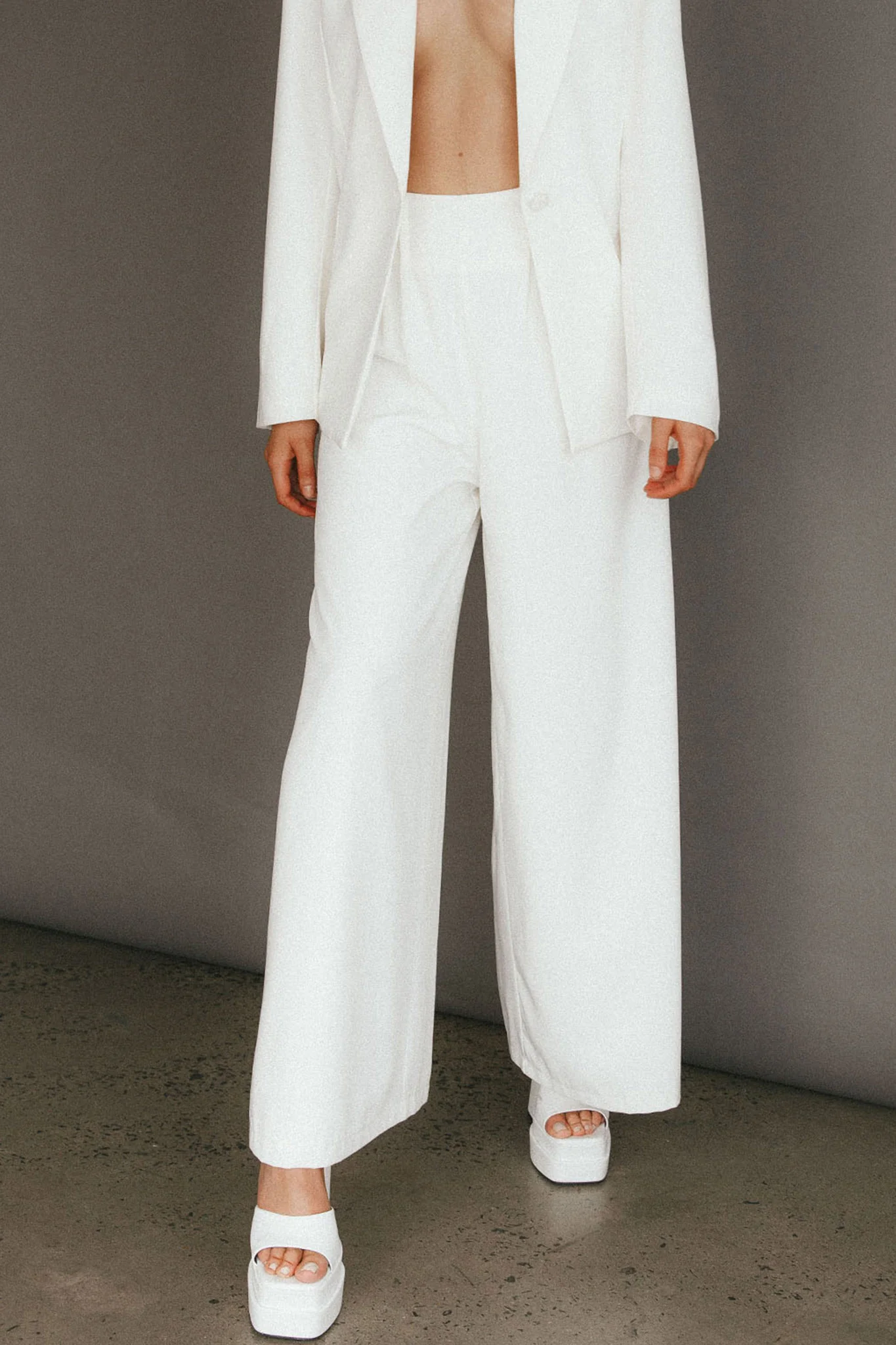 Vous Etes Belle Pleated Waist Pants White - Ruaus