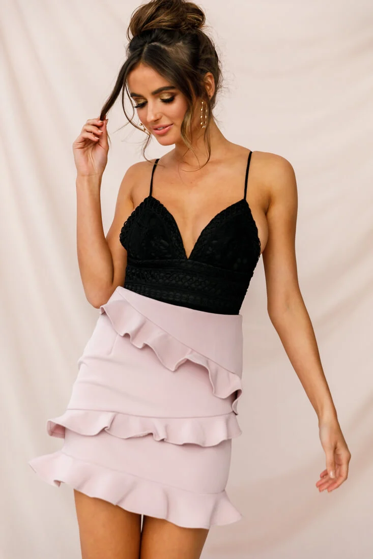 Sanctuary Tie Back Applique Bodysuit Black - Ruaus