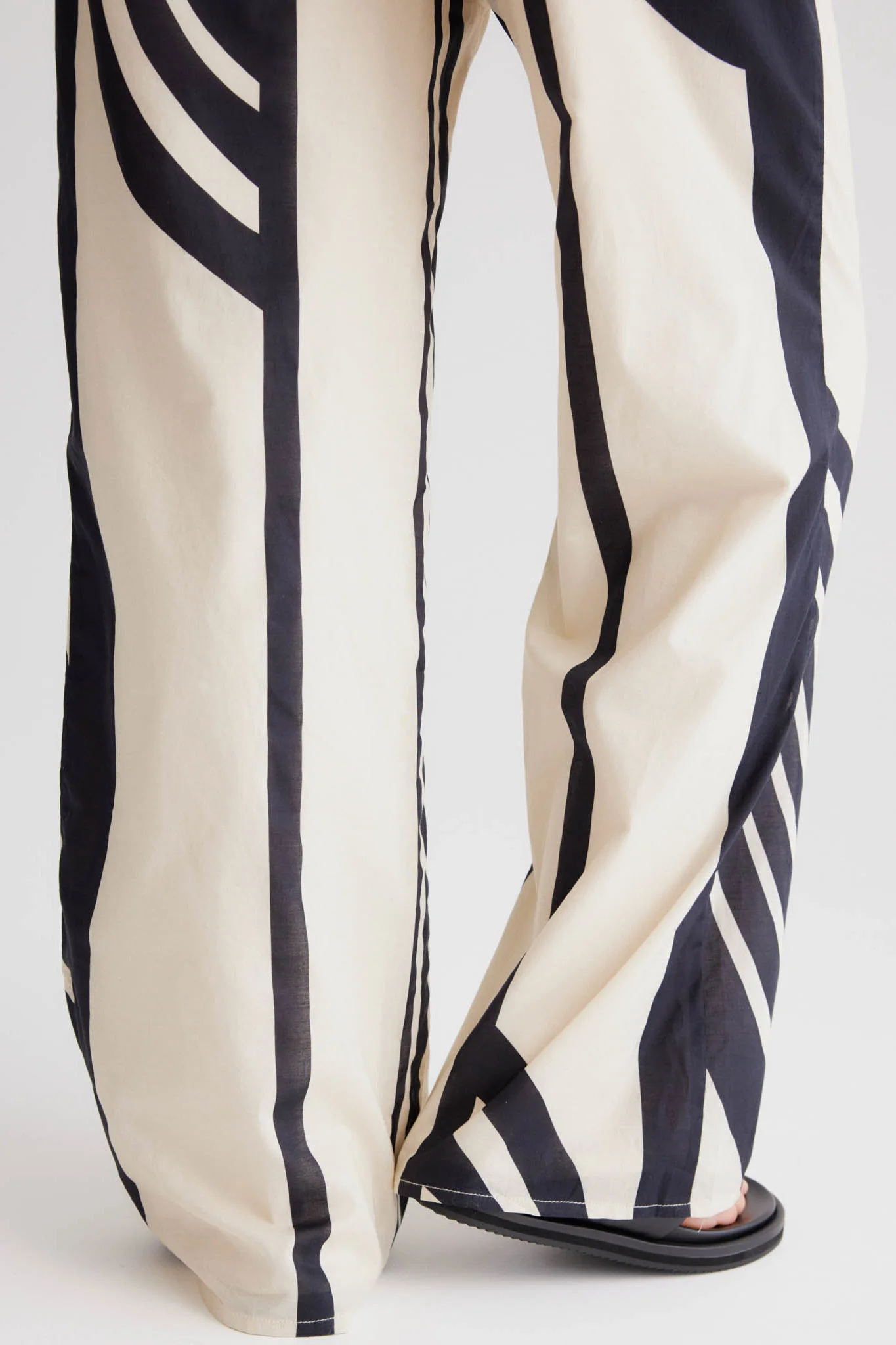 SNDYS Alba Pant Black Print - Ruaus