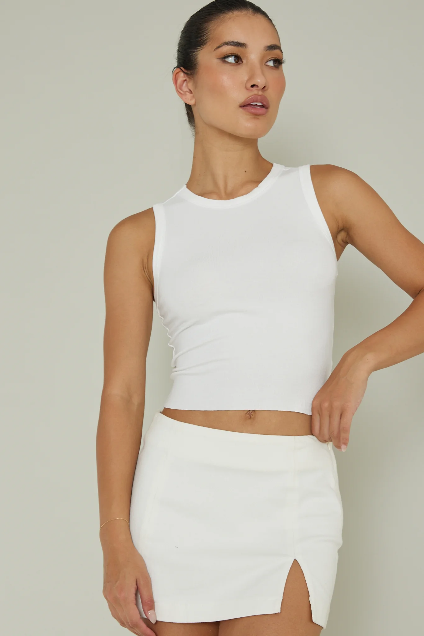 Mayra Crew Neck Crop Top White - Ruaus