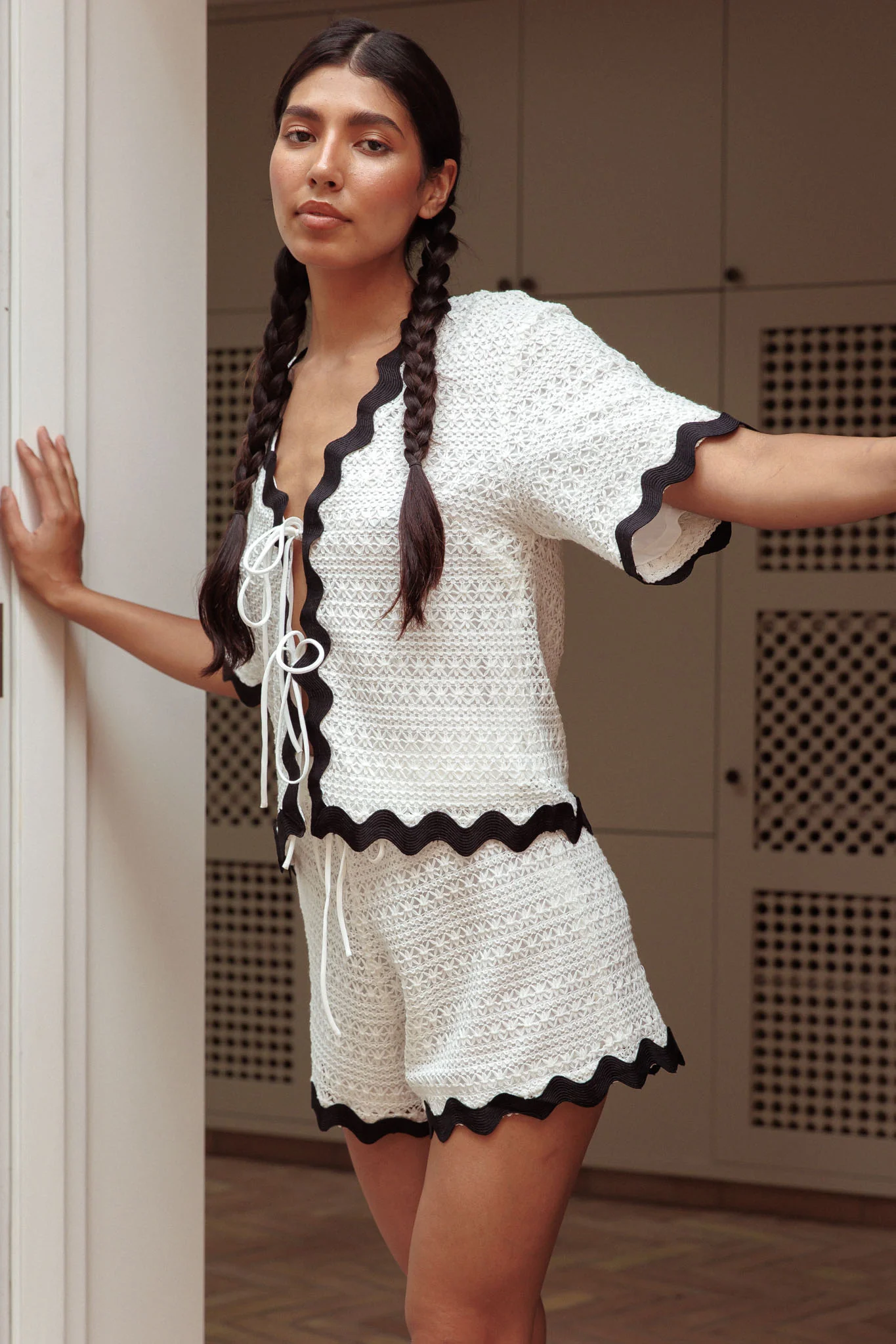 Breakaway Tie Front Shirt Crochet White - Ruaus