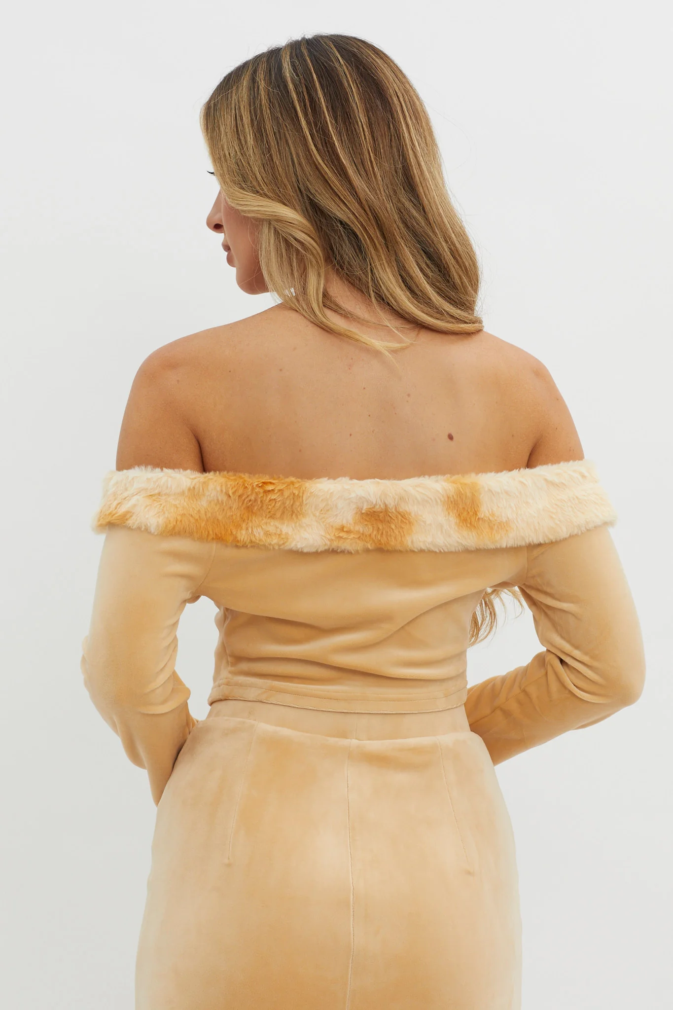 Nordic Lights Fur Trim Top Beige - Ruaus