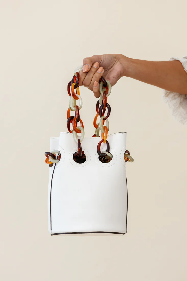 Cassie Chain Link Bucket Bag White - Ruaus