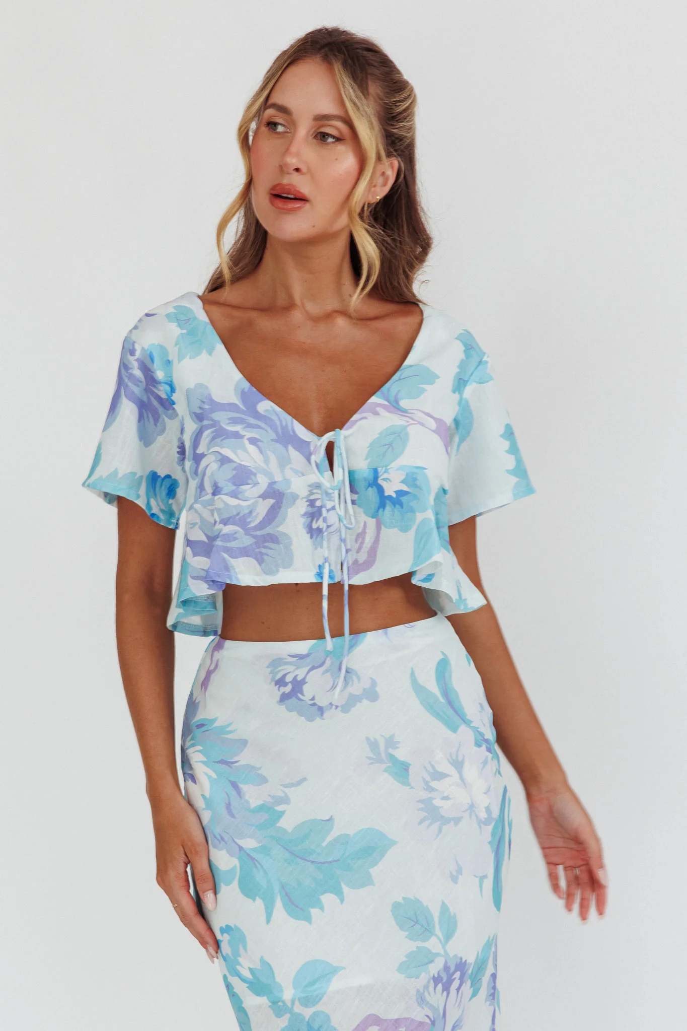 La Vie Tied Bust Crop Top Floral Blue - Ruaus