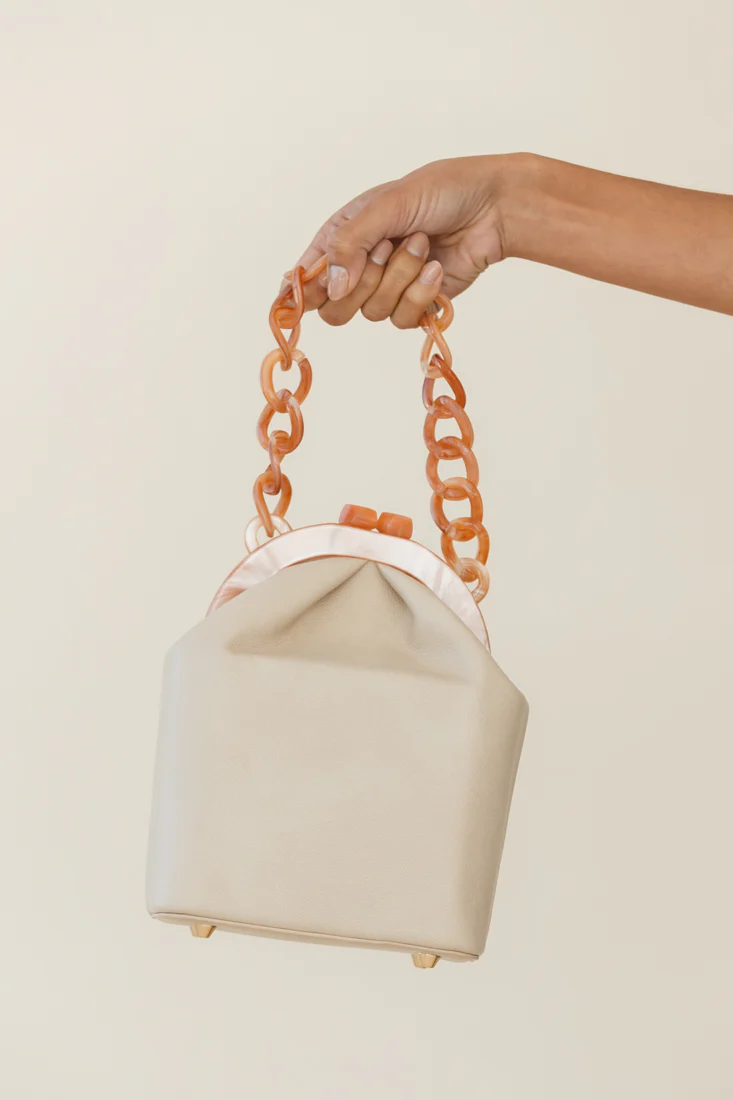 Kerrie Kiss-Lock Box Bag Beige - Ruaus