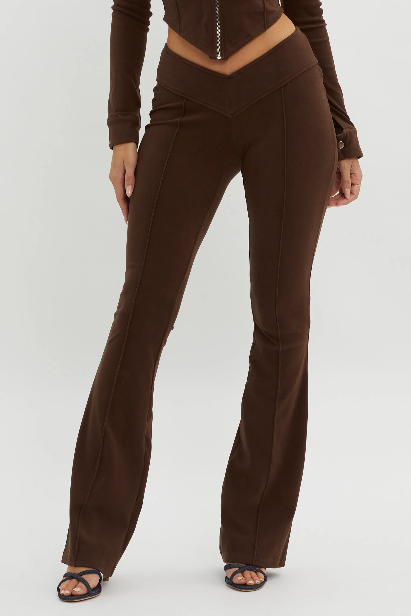 Better Not V-Waist Pants Chocolate - Ruaus