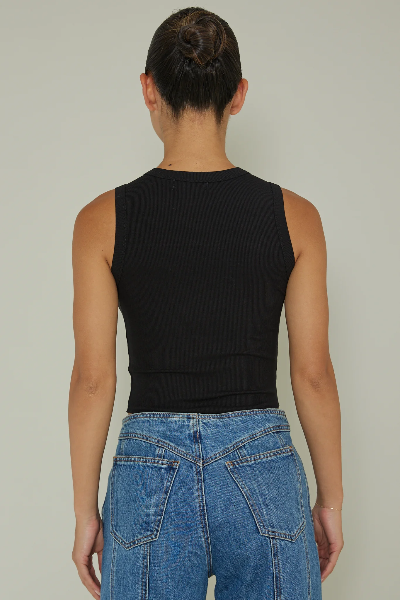 Mayra Crew Neck Crop Top Black - Ruaus