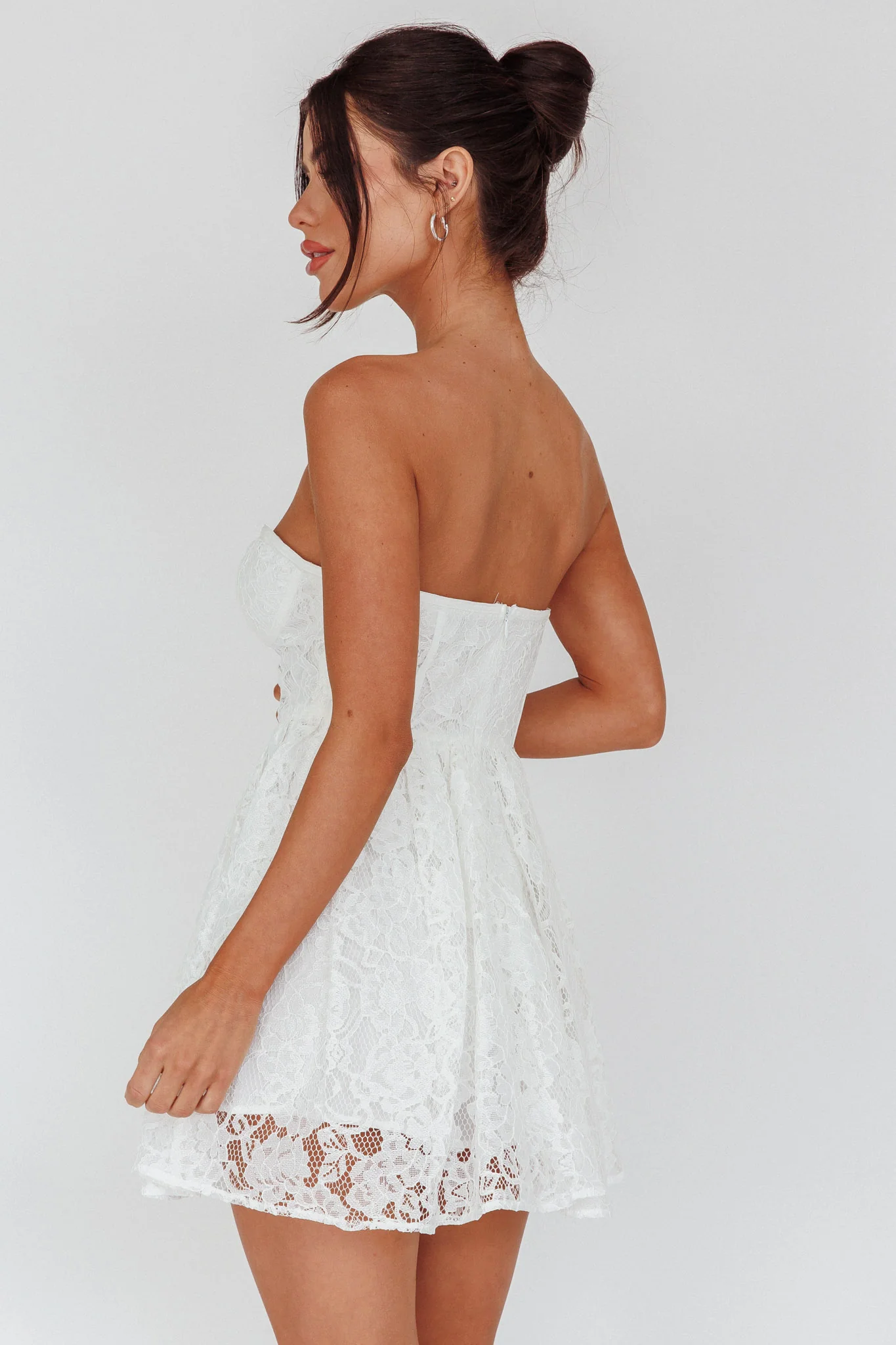 Harriette Sweetheart Lace Mini Dress Off White - Ruaus