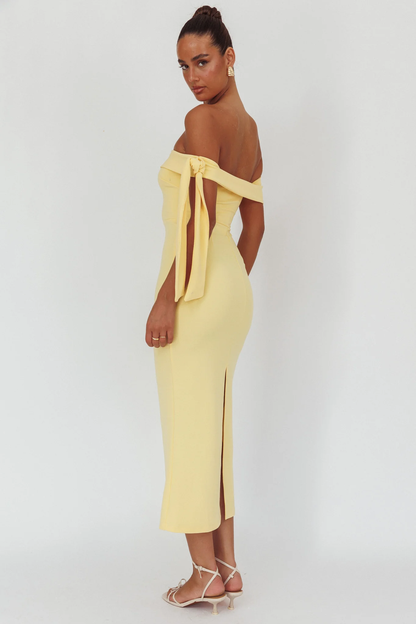 Aurora Sky Off-Shoulder Tie Maxi Dress Lemon - Ruaus