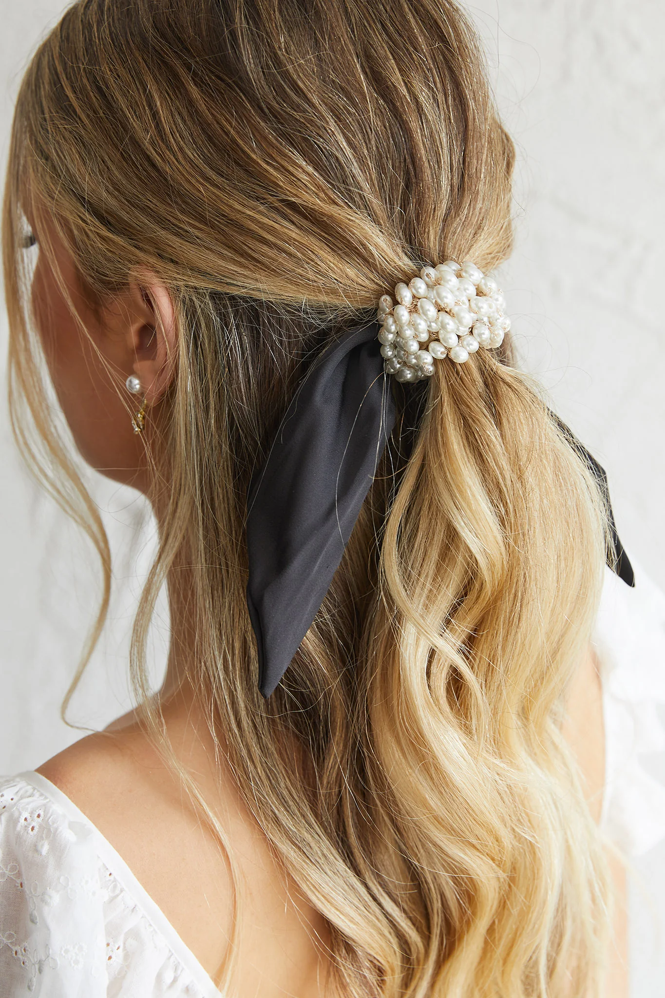 Carina Pearl & Satin Bow Hair Tie Black - Ruaus