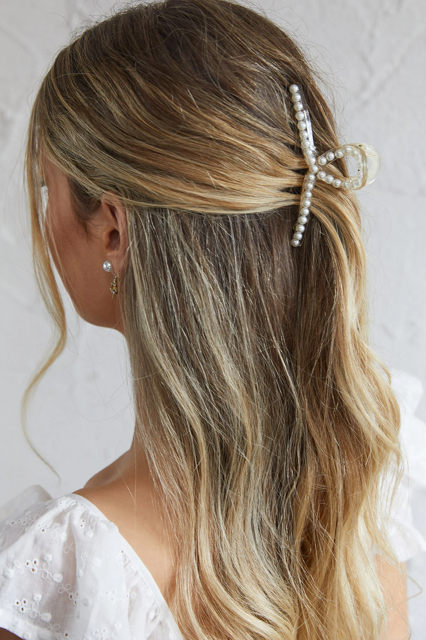 Hannah Pearl Twist Hair Clip Clear - Ruaus