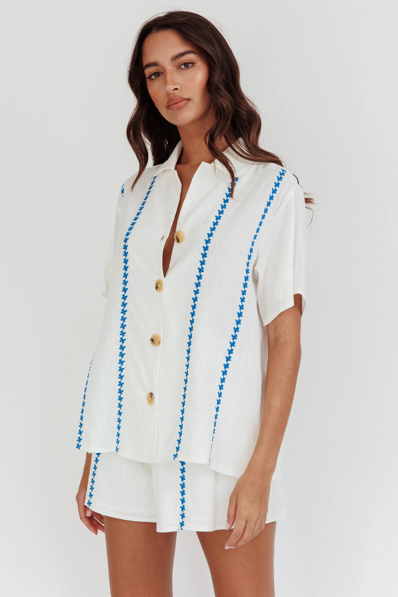 Swing Of Things Embroidered Shirt White - Ruaus