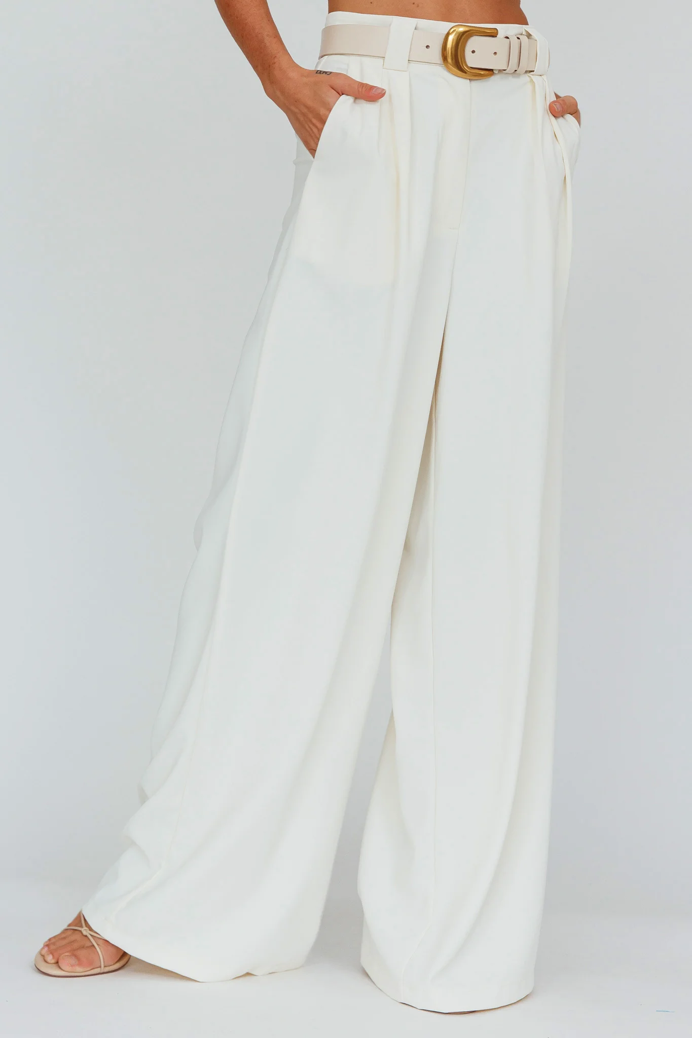 Regal Wide-Leg Mid Rise Pants Cream - Ruaus
