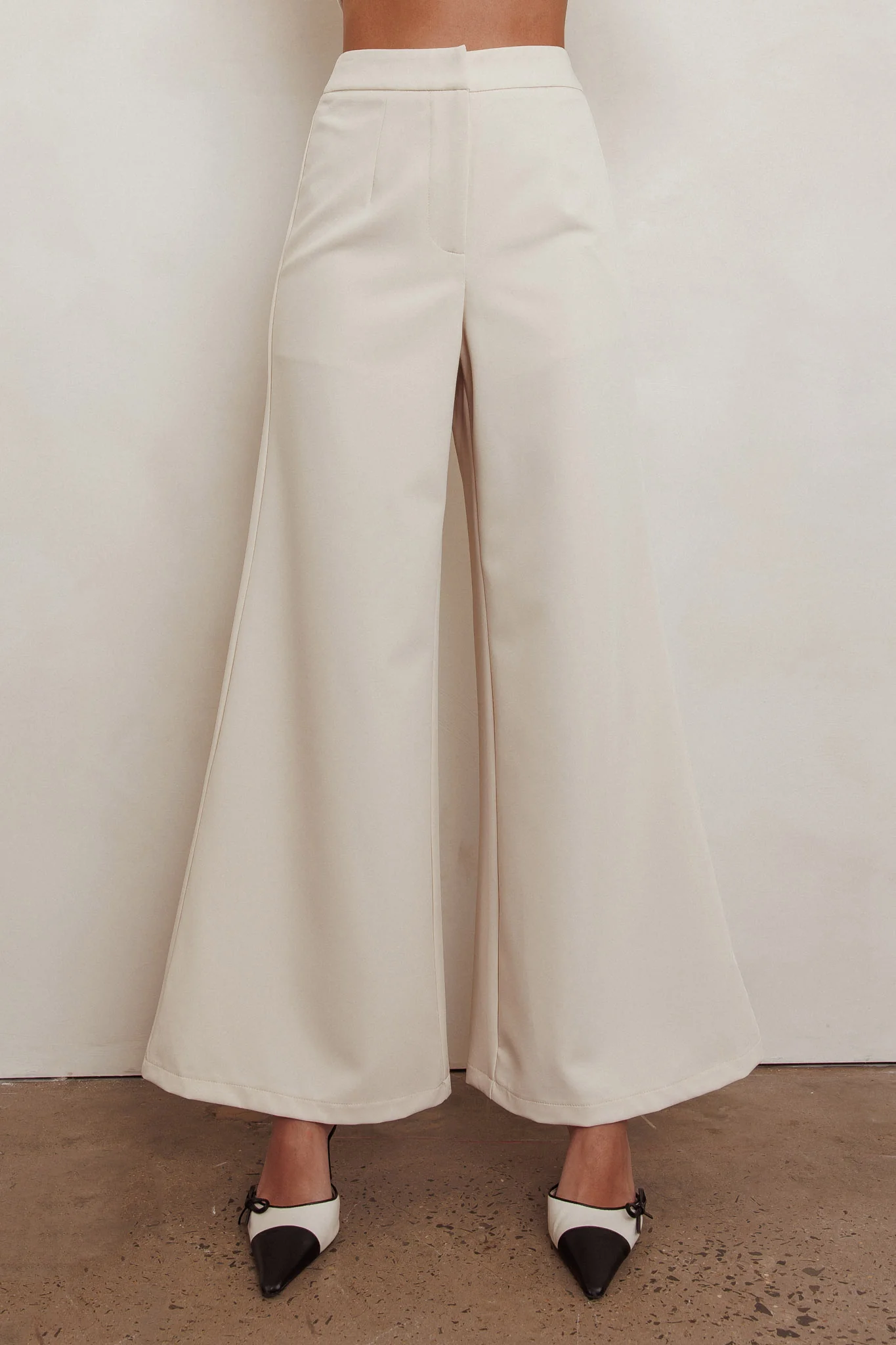 Consideration Wide Leg Pant Beige - Ruaus
