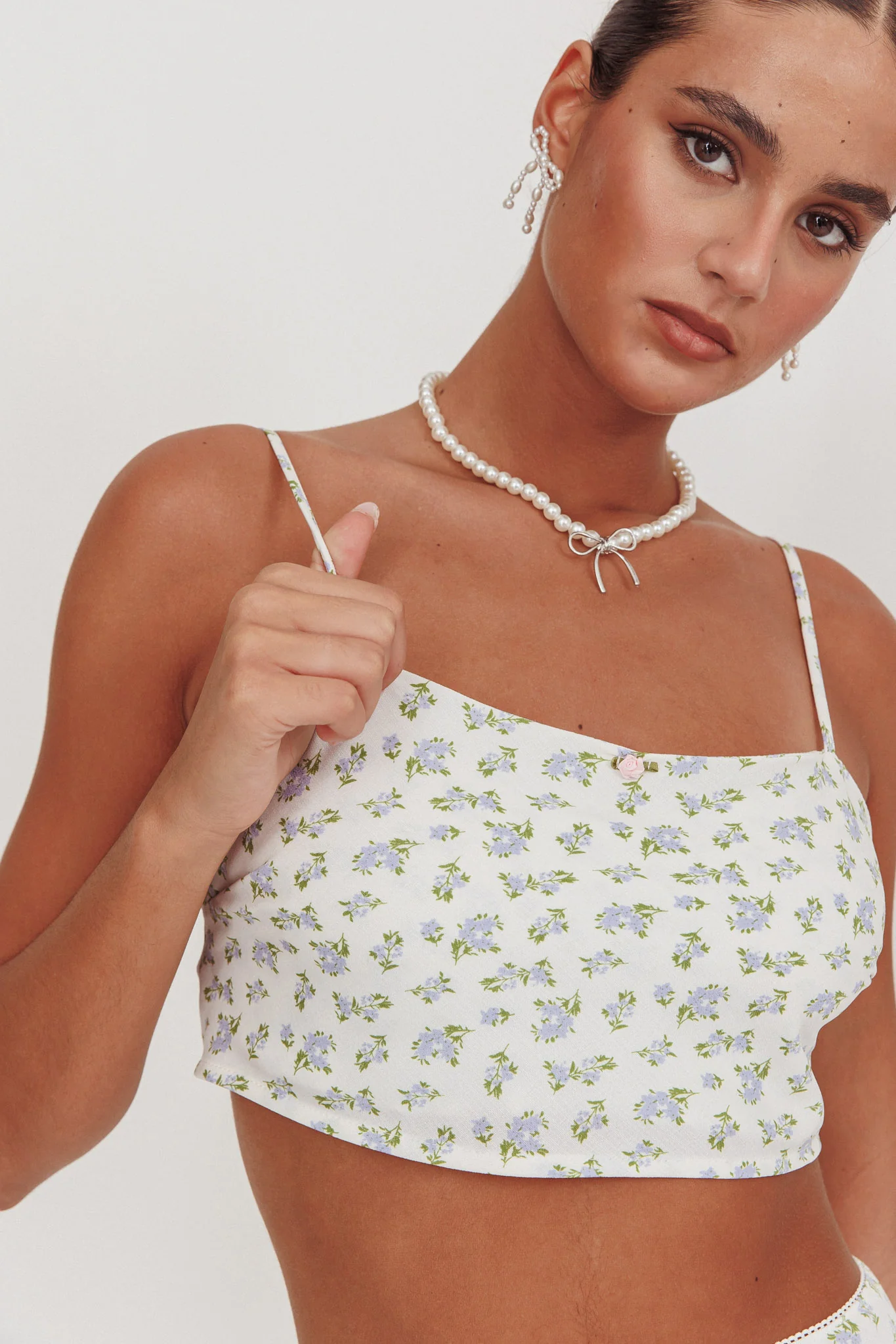 Miss Cupid Cami Crop Top Floral Ivory/Blue - Ruaus
