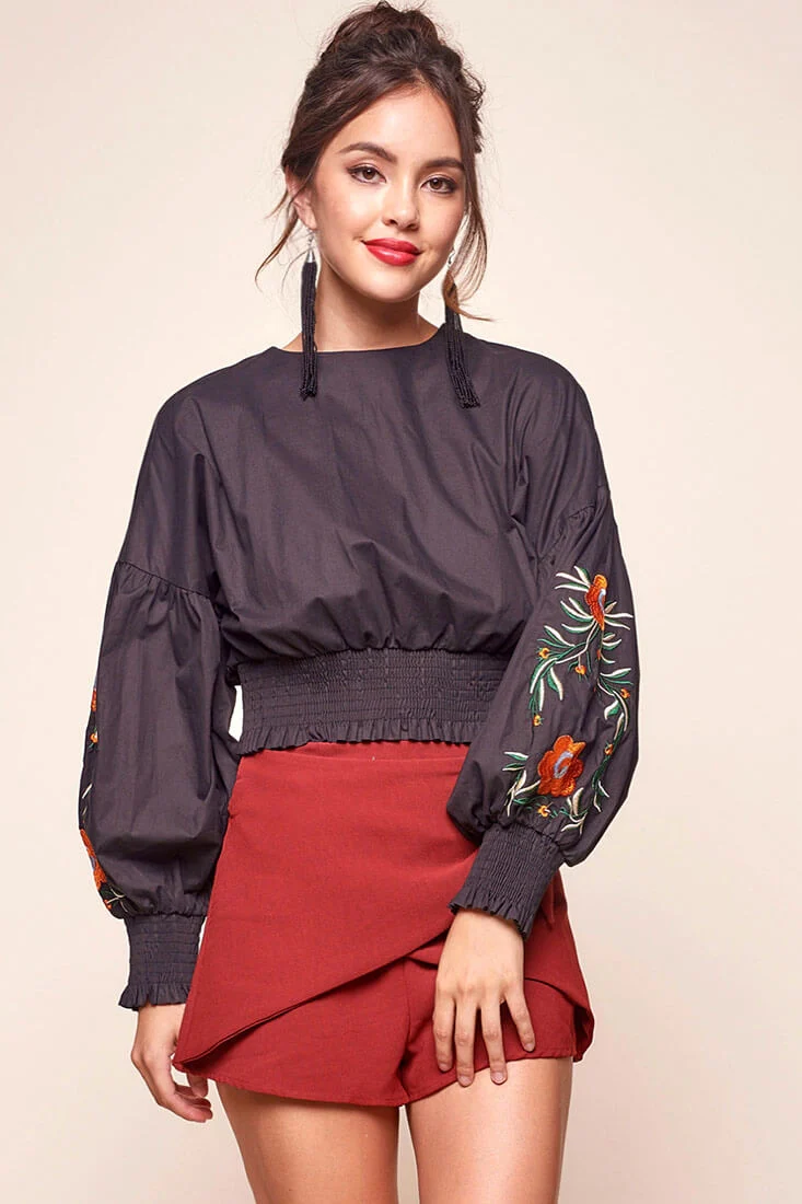 Halle Floral Puff Sleeved Cropped Top Black - Ruaus