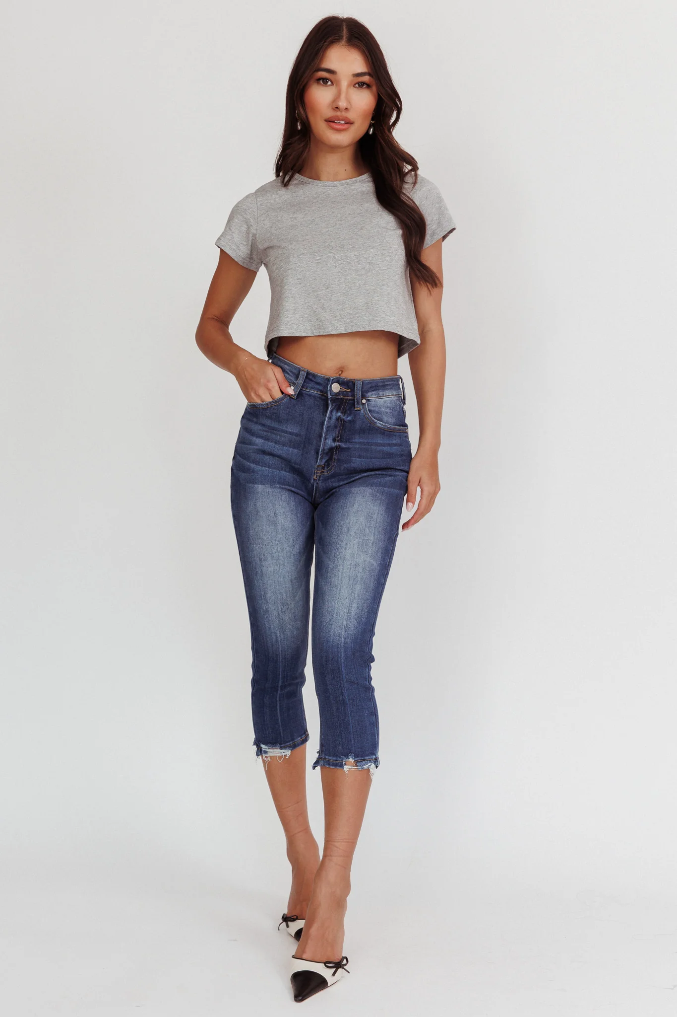 Queens Distressed Capri Jeans Dark Denim - Ruaus
