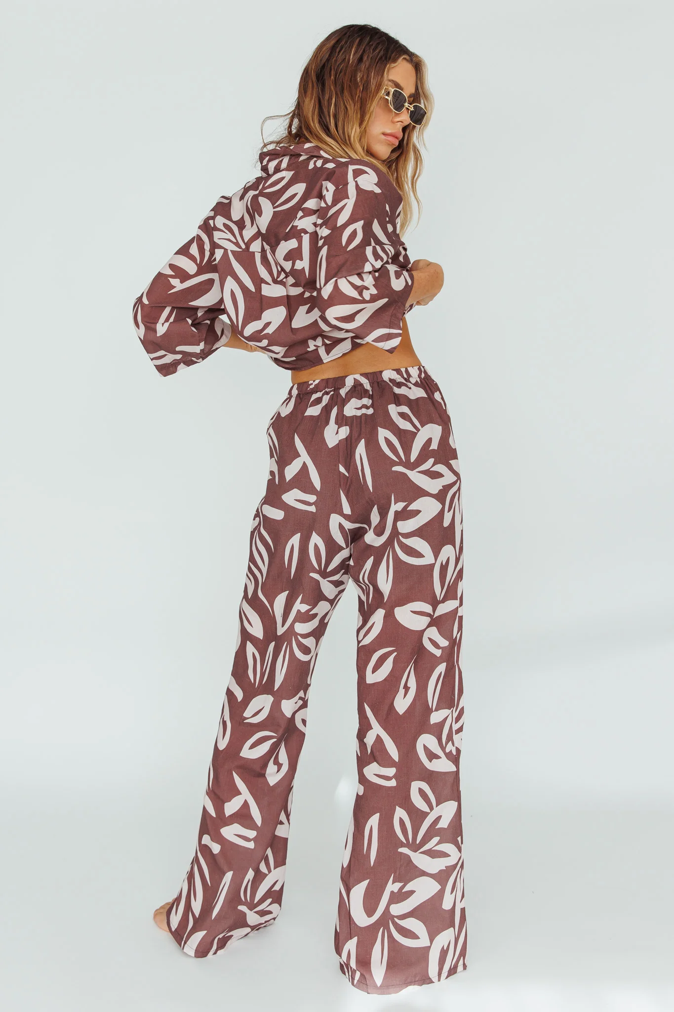 Just A Hunch Pants Leaf Print Chocolate - Ruaus